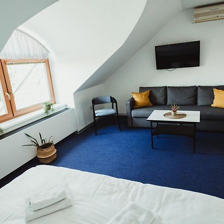 Hotel U Racka Ostrožská Nová Ves Bagian luar foto