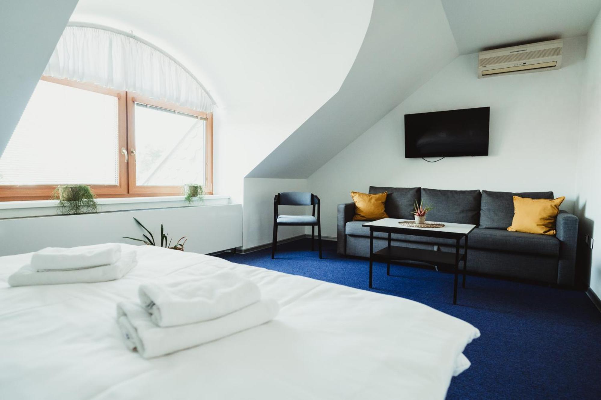 Hotel U Racka Ostrožská Nová Ves Bagian luar foto
