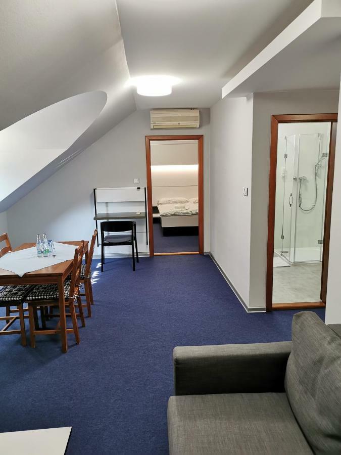 Hotel U Racka Ostrožská Nová Ves Bagian luar foto