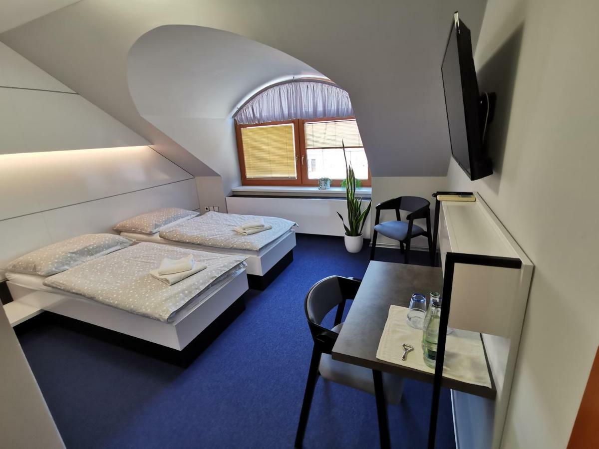 Hotel U Racka Ostrožská Nová Ves Bagian luar foto