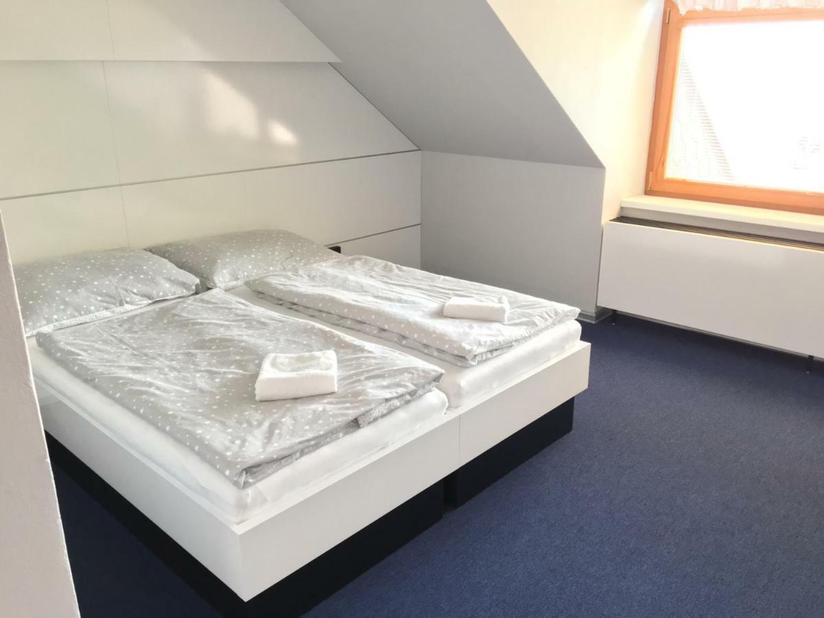 Hotel U Racka Ostrožská Nová Ves Bagian luar foto